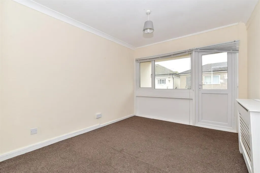 3 bed End of Terrace