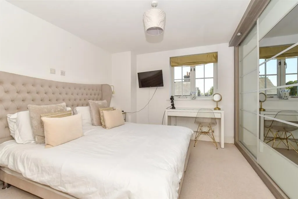 2 bed Apartment