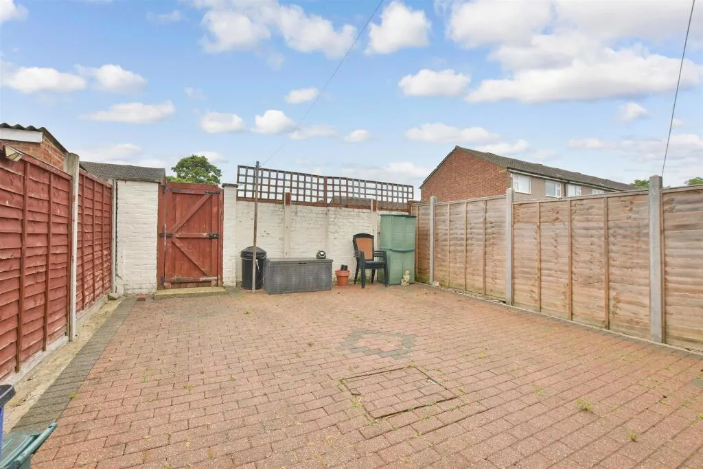 3 bed Terraced