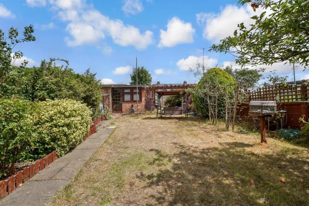 3 bed End of Terrace