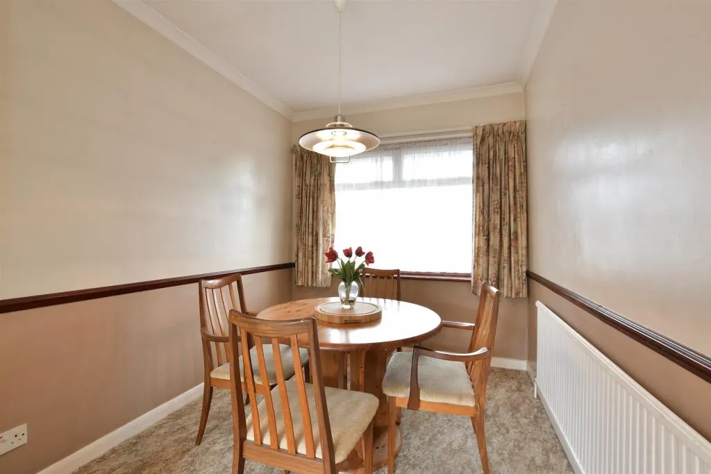 3 bed End of Terrace