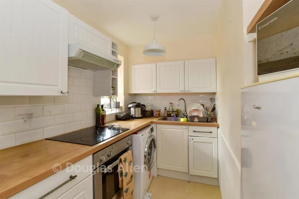 1 bed Ground Flat