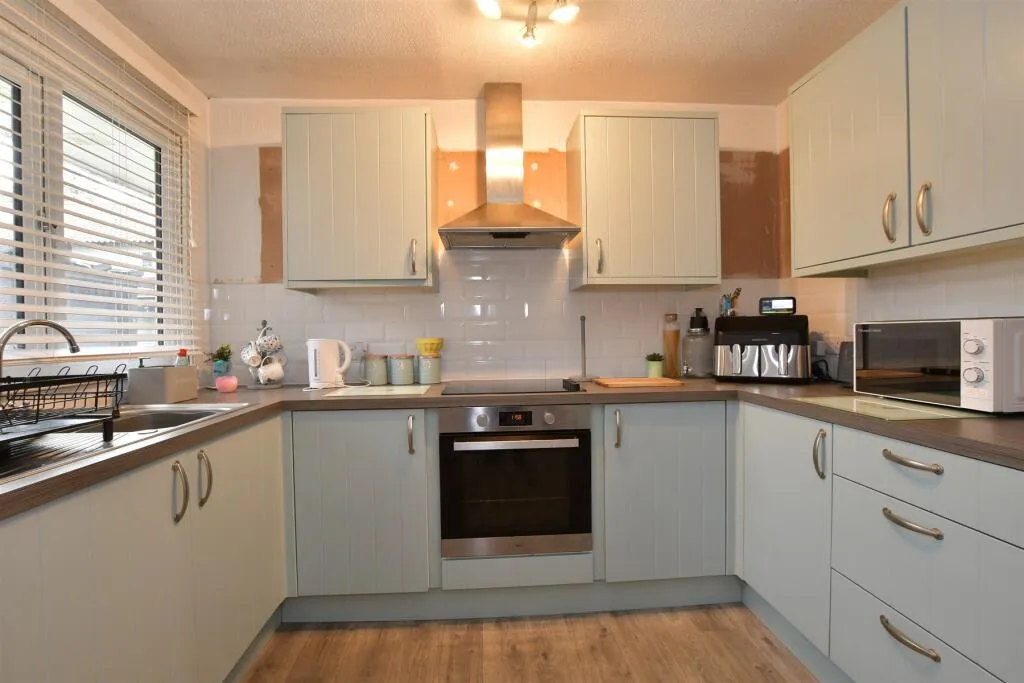 4 bed Terraced