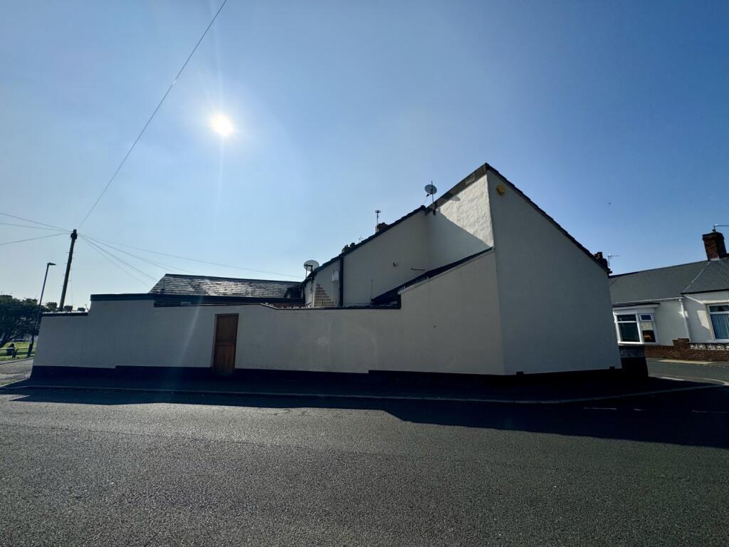 2 bed End of Terrace