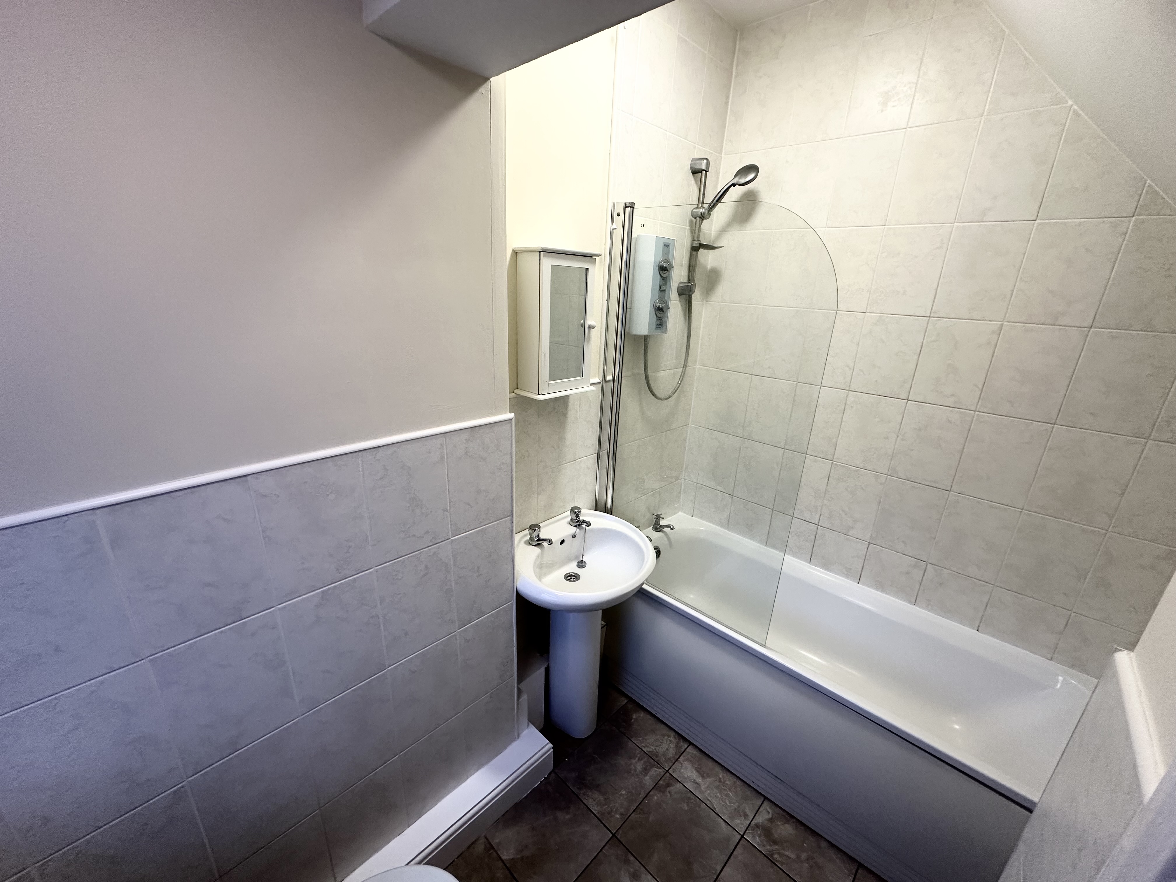 2 bed House
