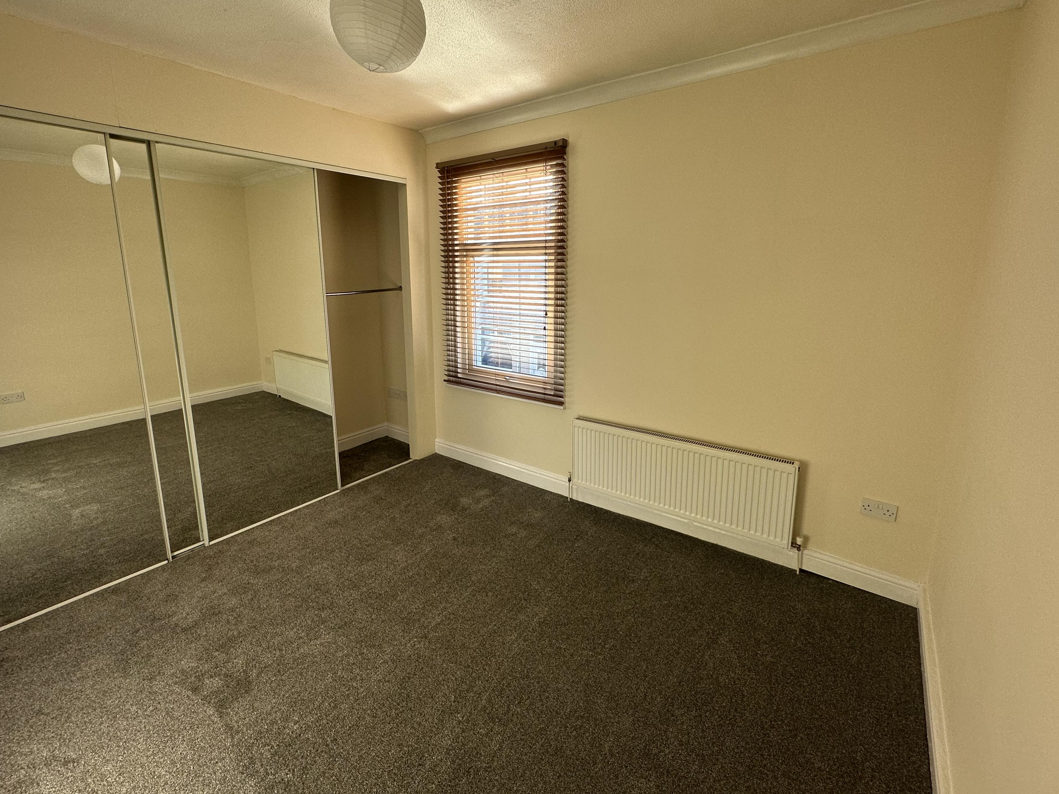 2 bed House