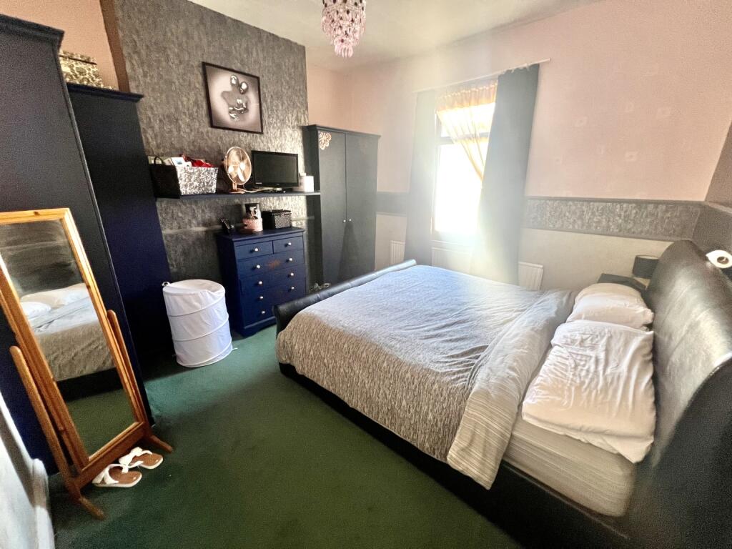 3 bed End of Terrace