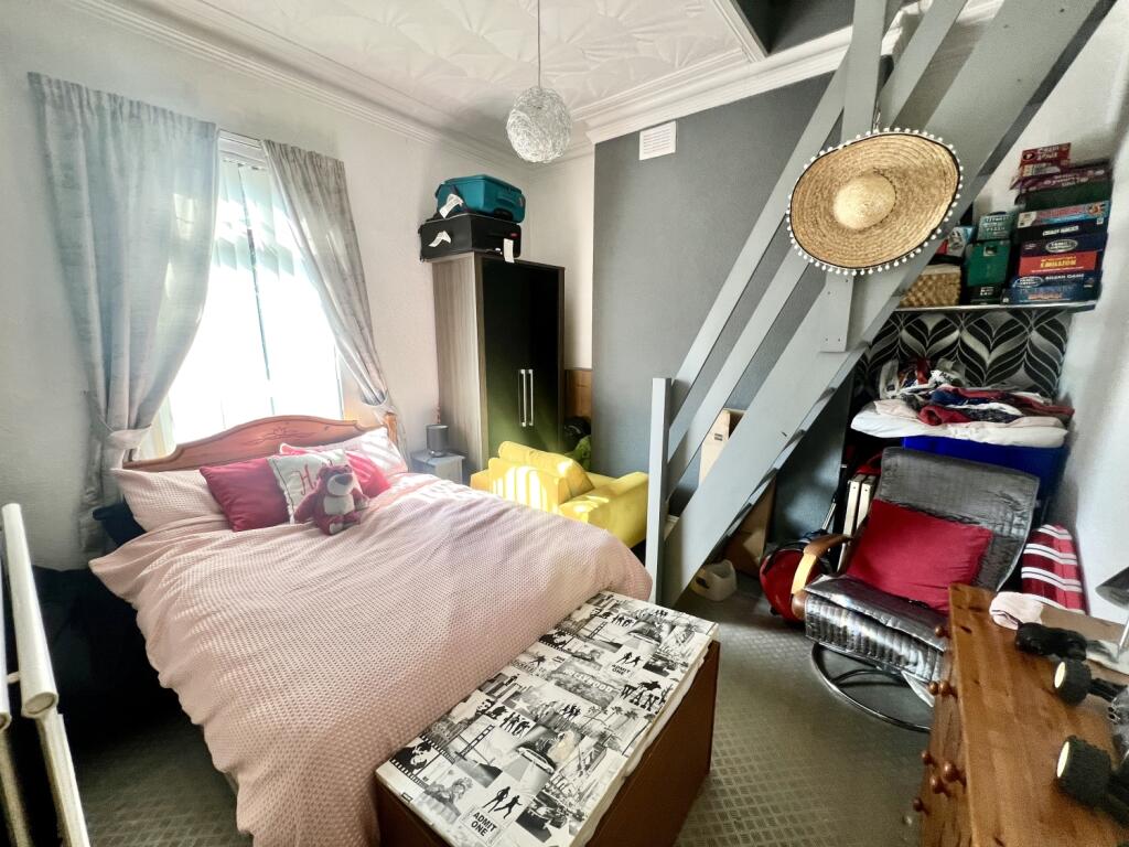 3 bed End of Terrace