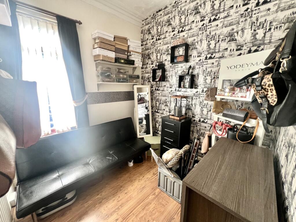 3 bed End of Terrace