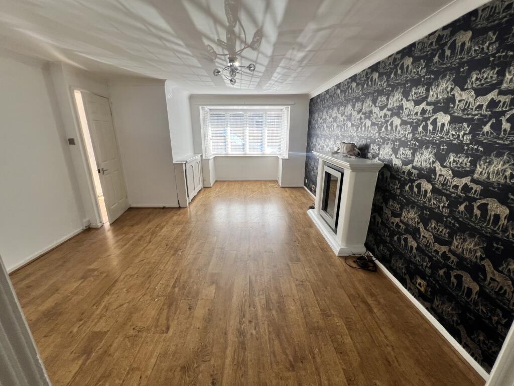 4 bed Detached