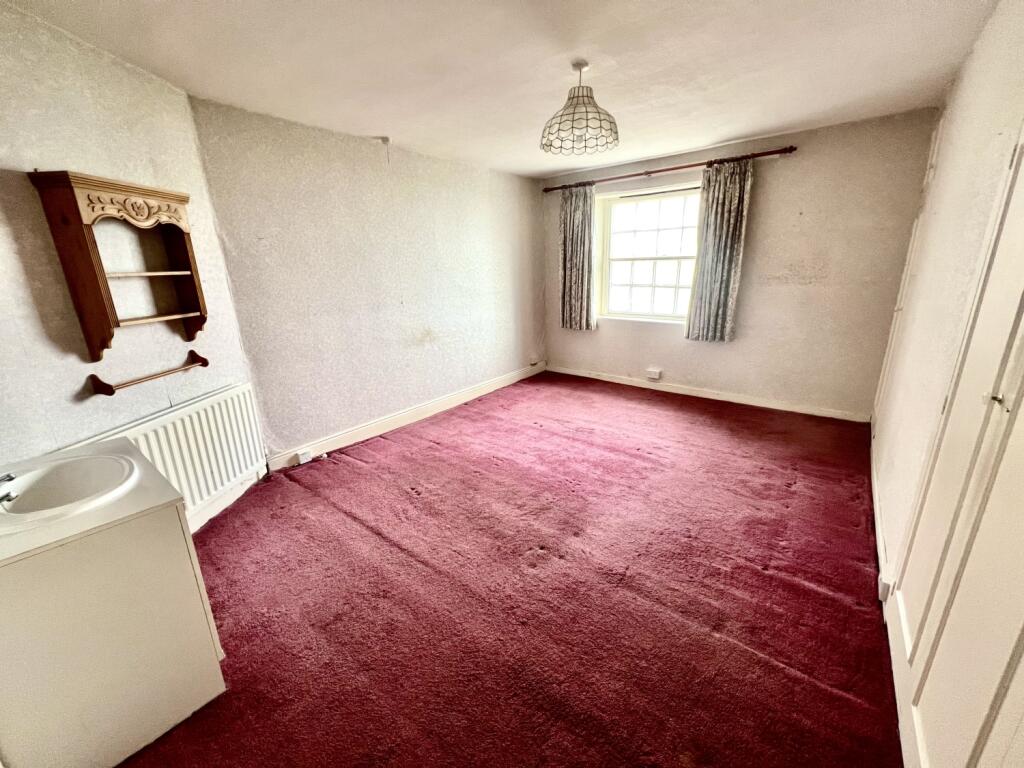 4 bed House
