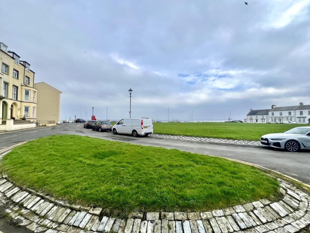 4 bed House