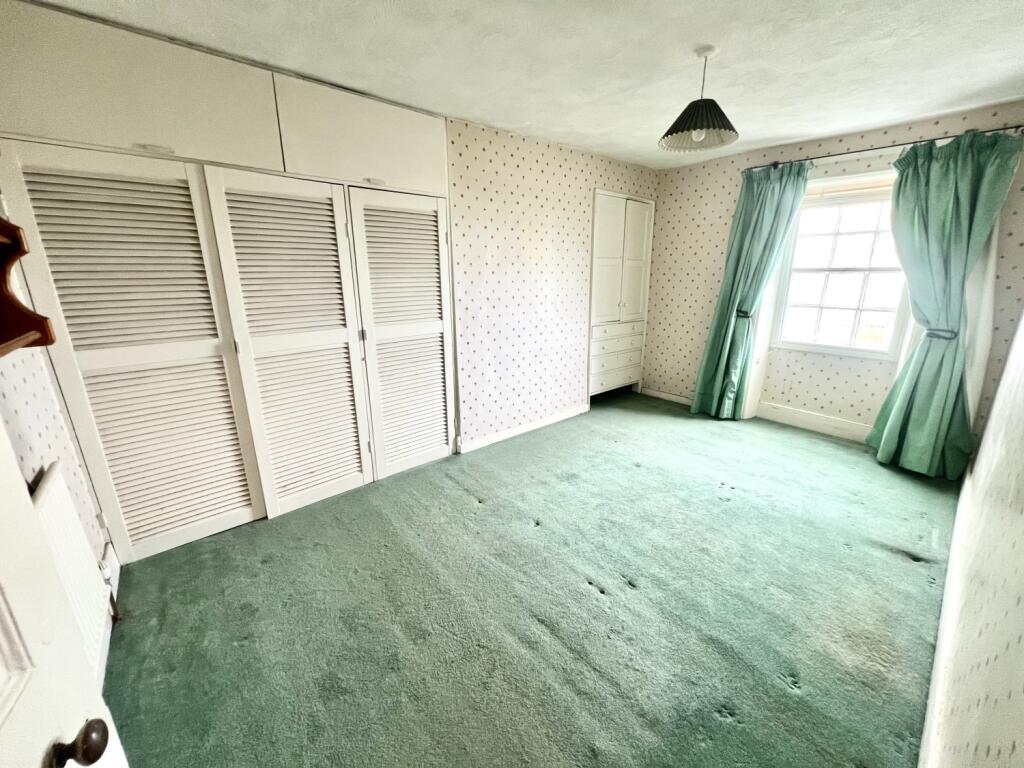 4 bed House