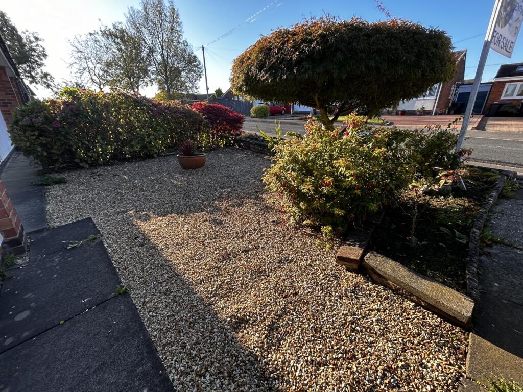 2 bed Semi-Detached Bungalow