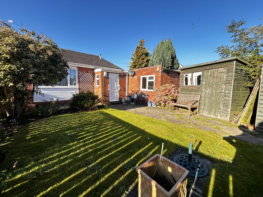 2 bed Semi-Detached Bungalow