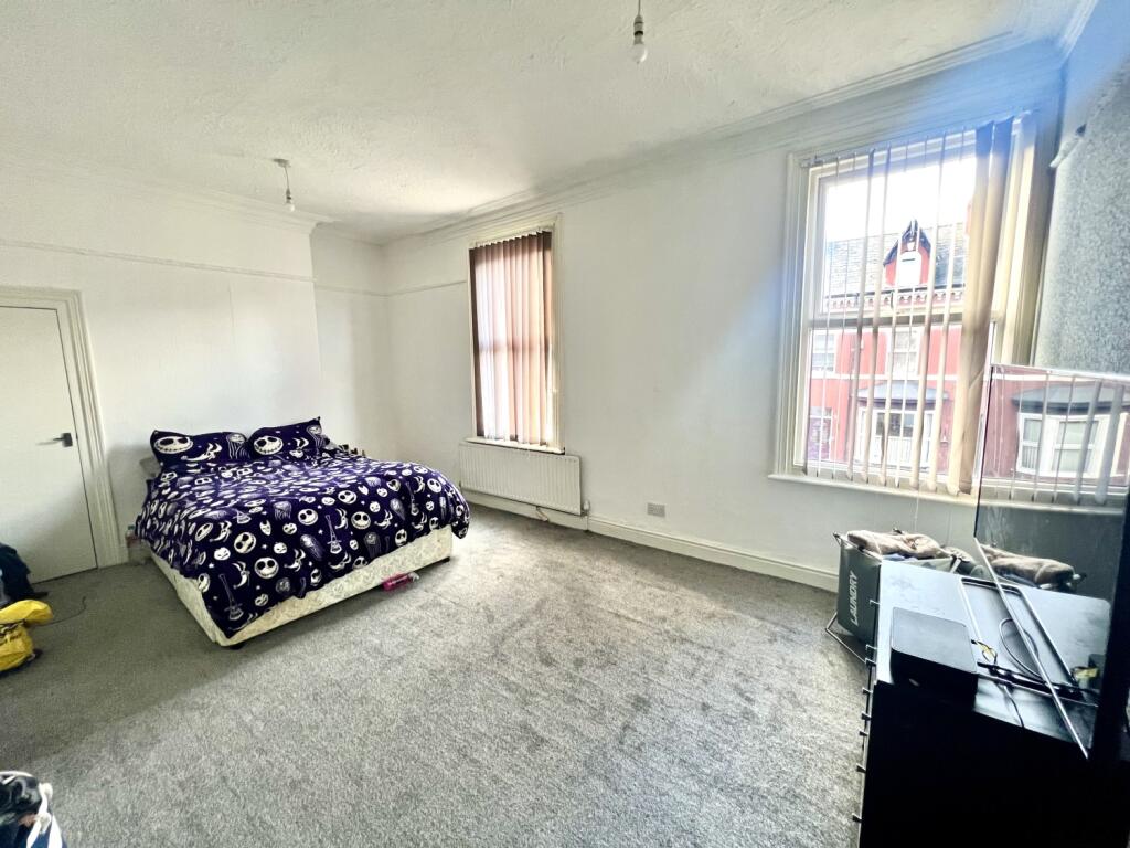 5 bed Terraced