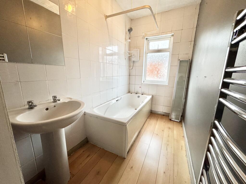 4 bed Terraced