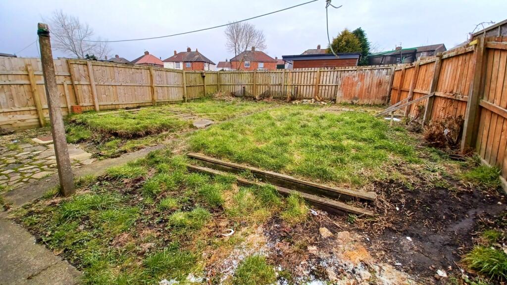 5 bed Semi-Detached