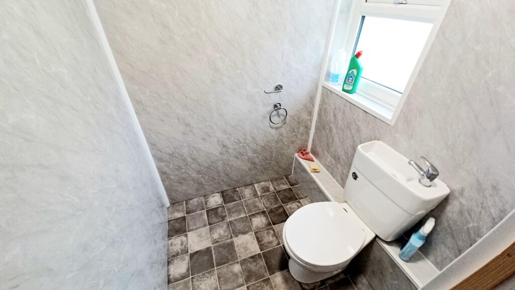 5 bed Semi-Detached