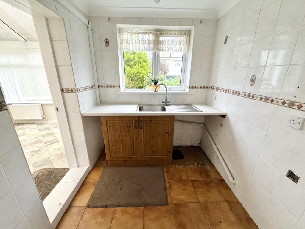 1 bed Semi-Detached Bungalow