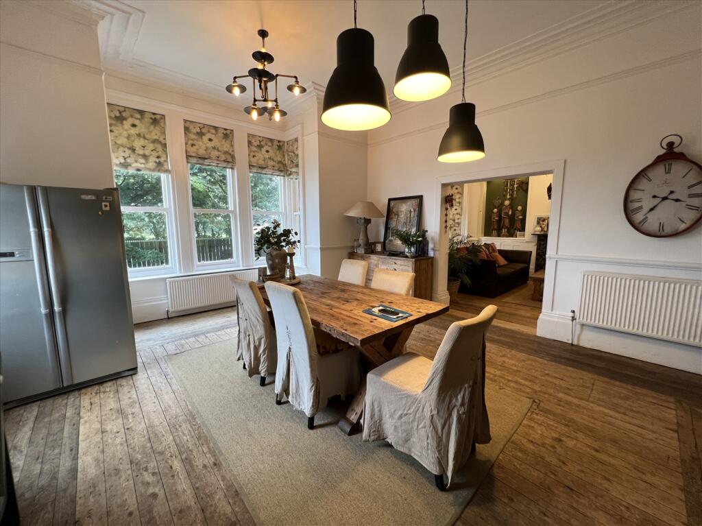 5 bed Semi-Detached