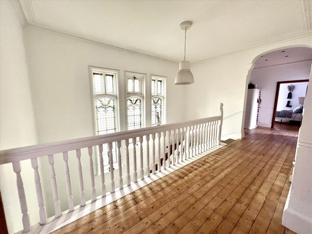 5 bed Semi-Detached