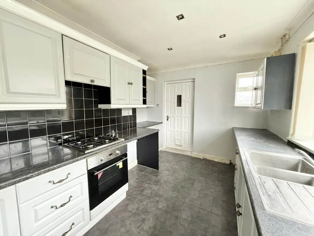 2 bed Semi-Detached