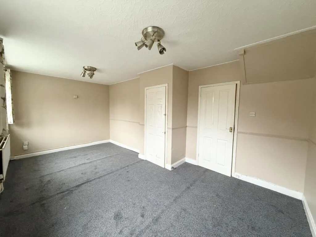 2 bed Semi-Detached