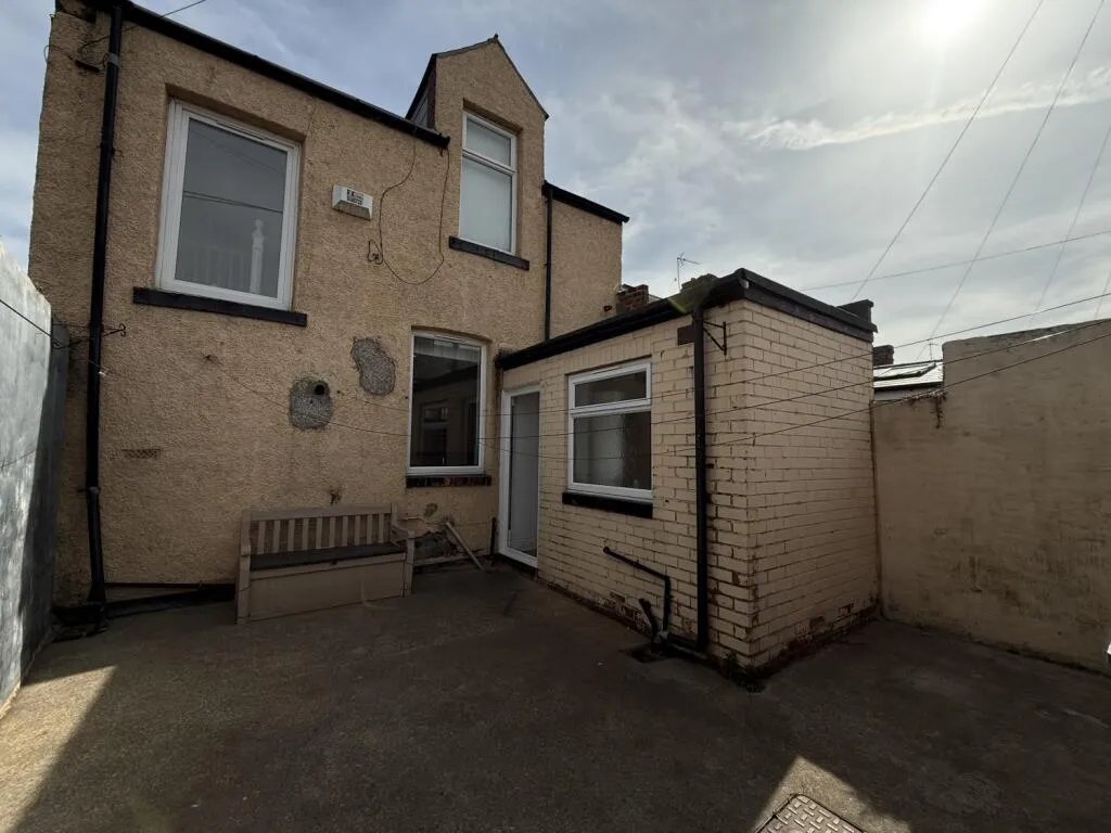 4 bed End of Terrace
