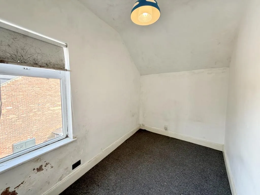 4 bed End of Terrace