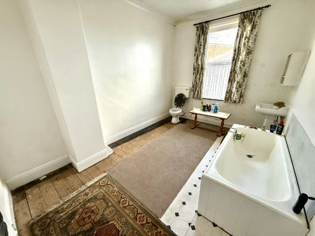 4 bed Terraced