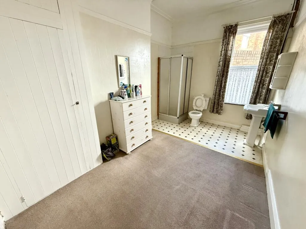 4 bed Terraced