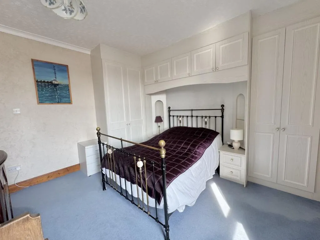 3 bed End of Terrace