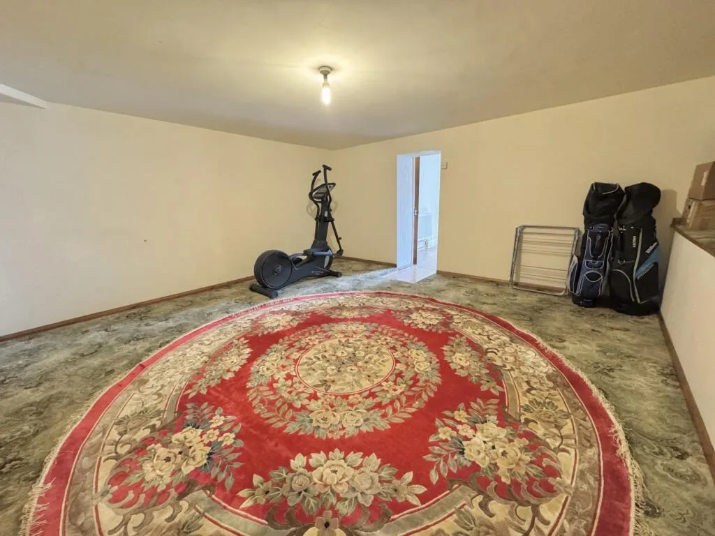 3 bed End of Terrace