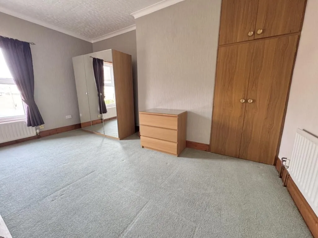 3 bed End of Terrace
