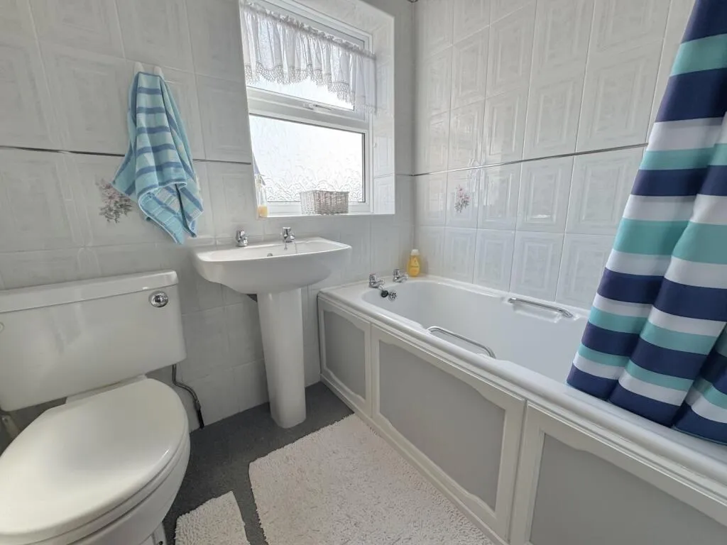 3 bed End of Terrace