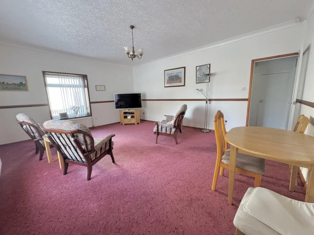 3 bed End of Terrace