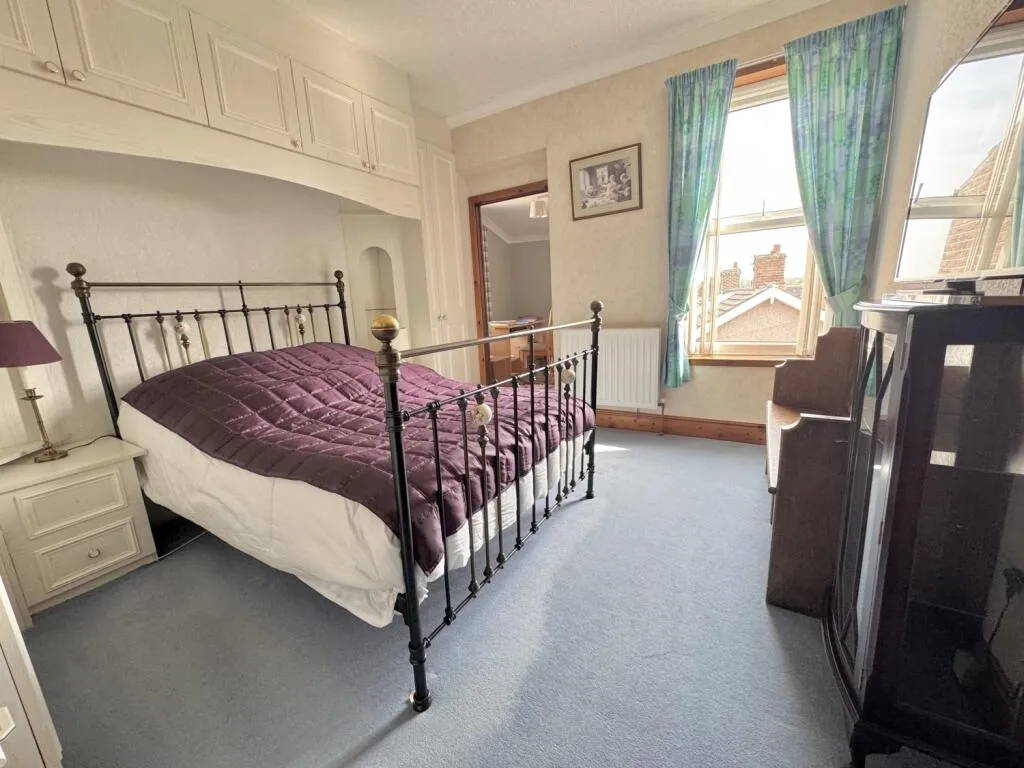3 bed End of Terrace