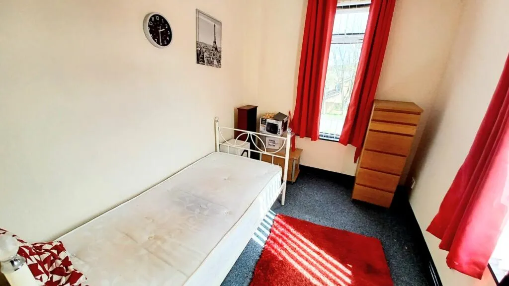 4 bed Commercial Property