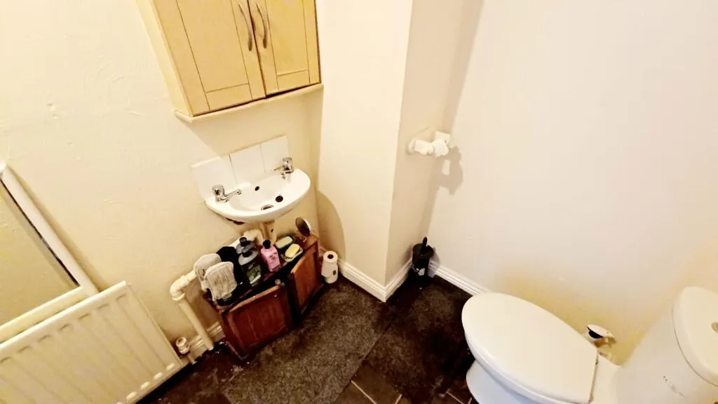 4 bed Commercial Property