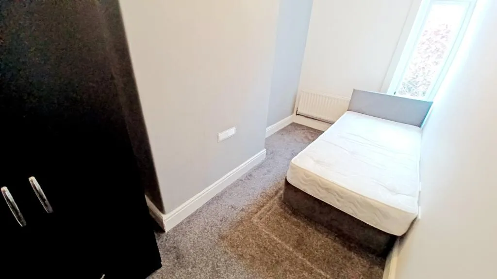 7 bed Terraced