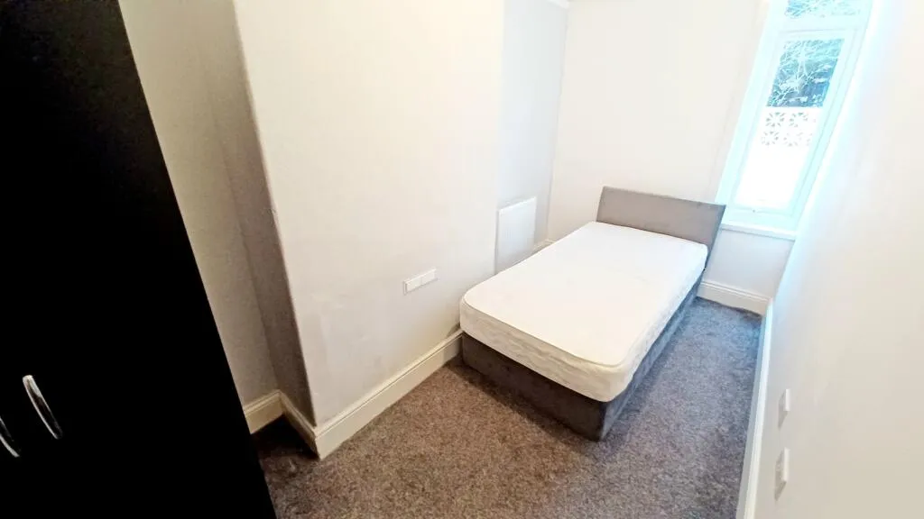 7 bed Terraced