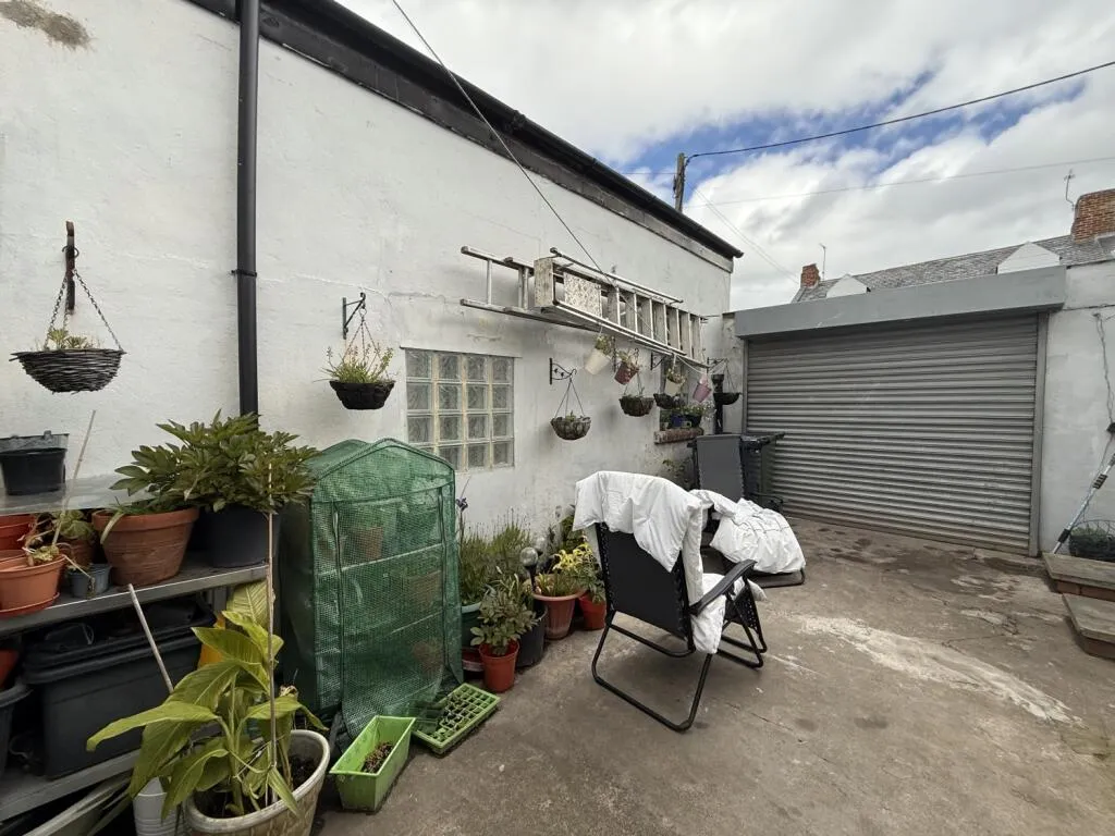 4 bed End of Terrace