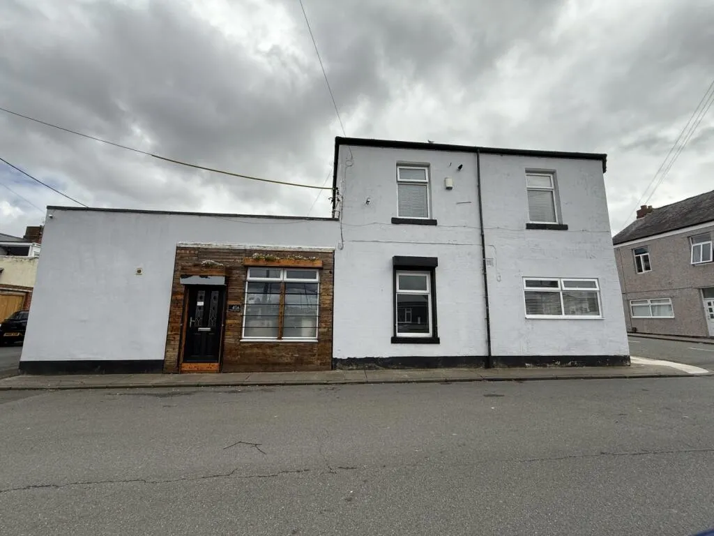 4 bed End of Terrace