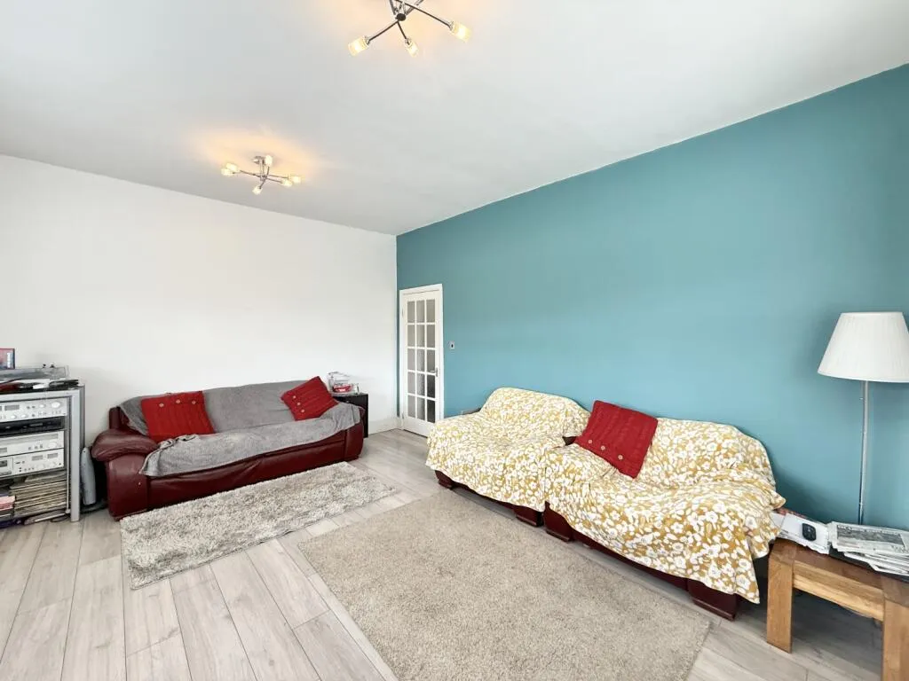 4 bed End of Terrace