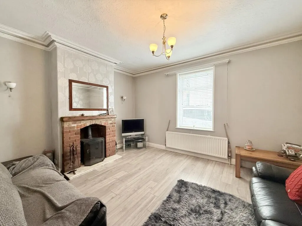 4 bed End of Terrace