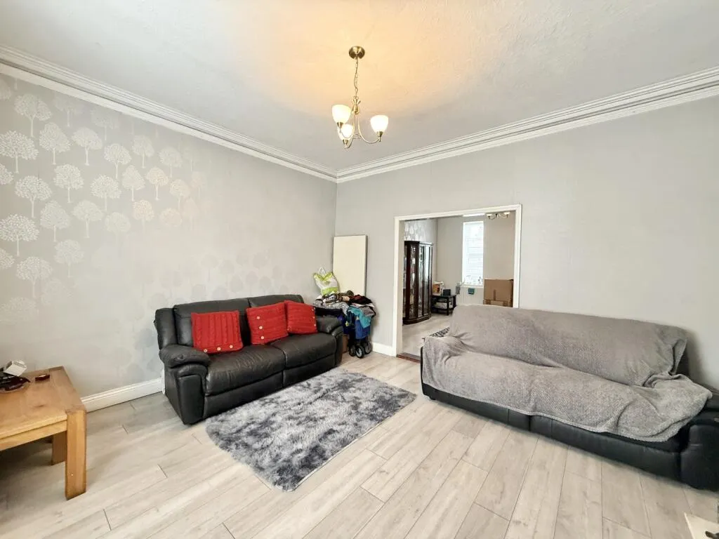 4 bed End of Terrace