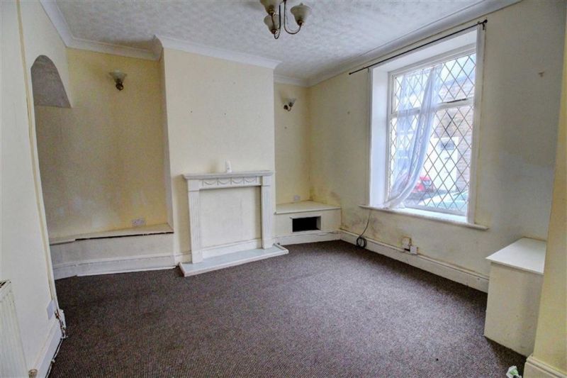 3 bed End Terrace House For Auction