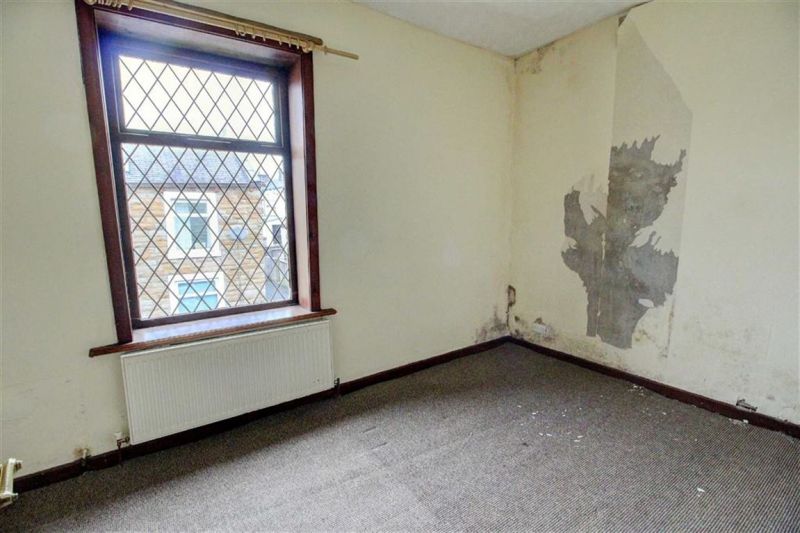 3 bed End Terrace House For Auction