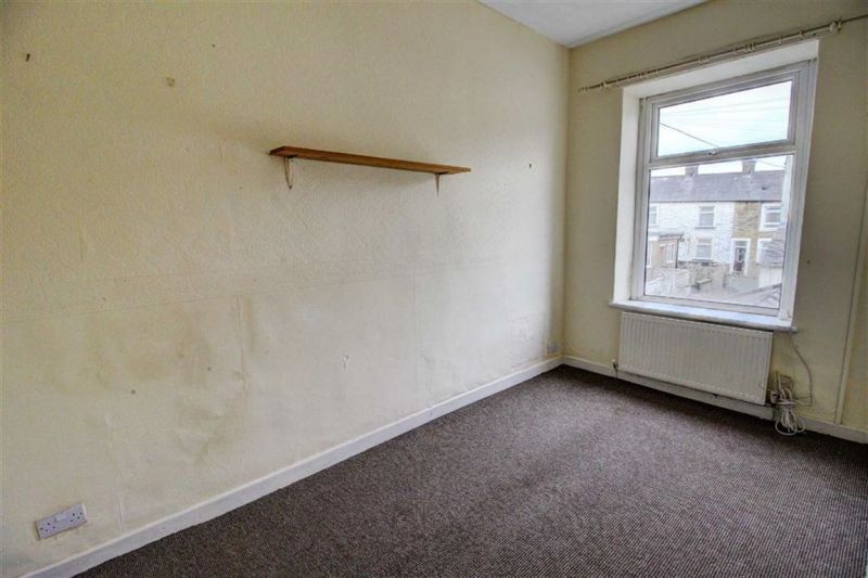3 bed End Terrace House For Auction